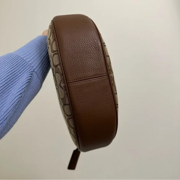 Coach Aria Signature Jacquard Bag - Picture 4 of 9